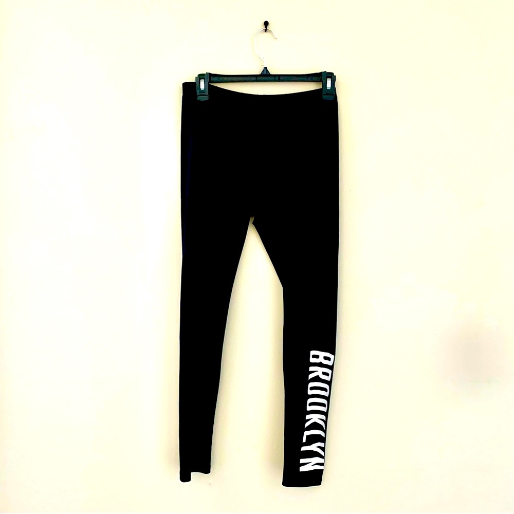 Forever 21 Black Brooklyn stamped pull on leggings, Size M.